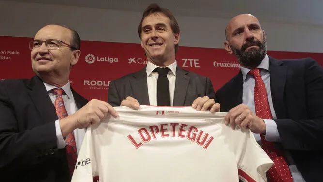 lopetegui jose castro monchi presentacion 1362474345 101168620 667x375