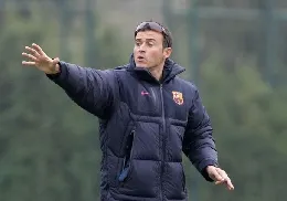 luis20enrique20allenamento20giacca20barca20occhiali20in20testa20dc3a020indicaz