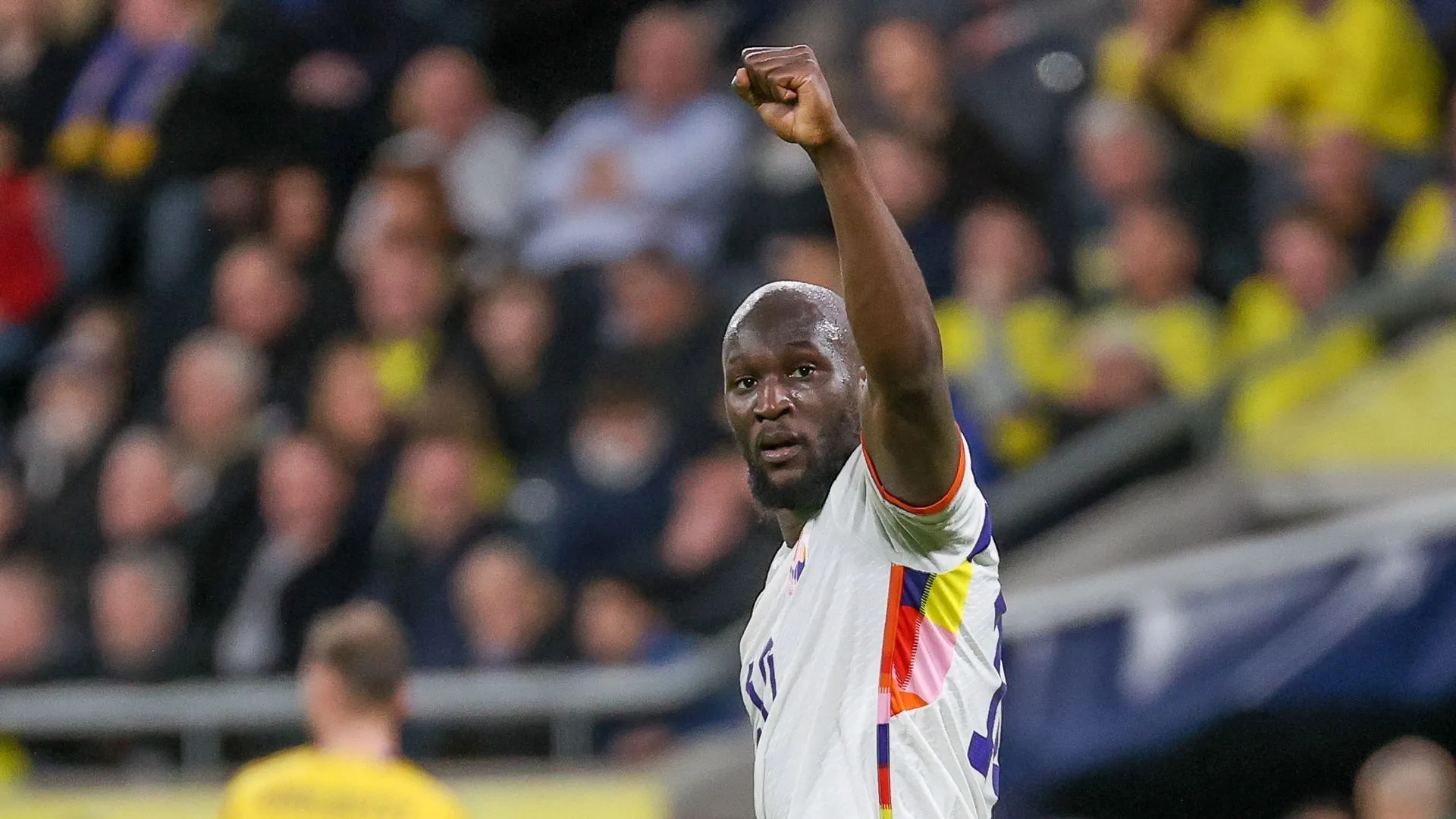 lukaku belgio pugno