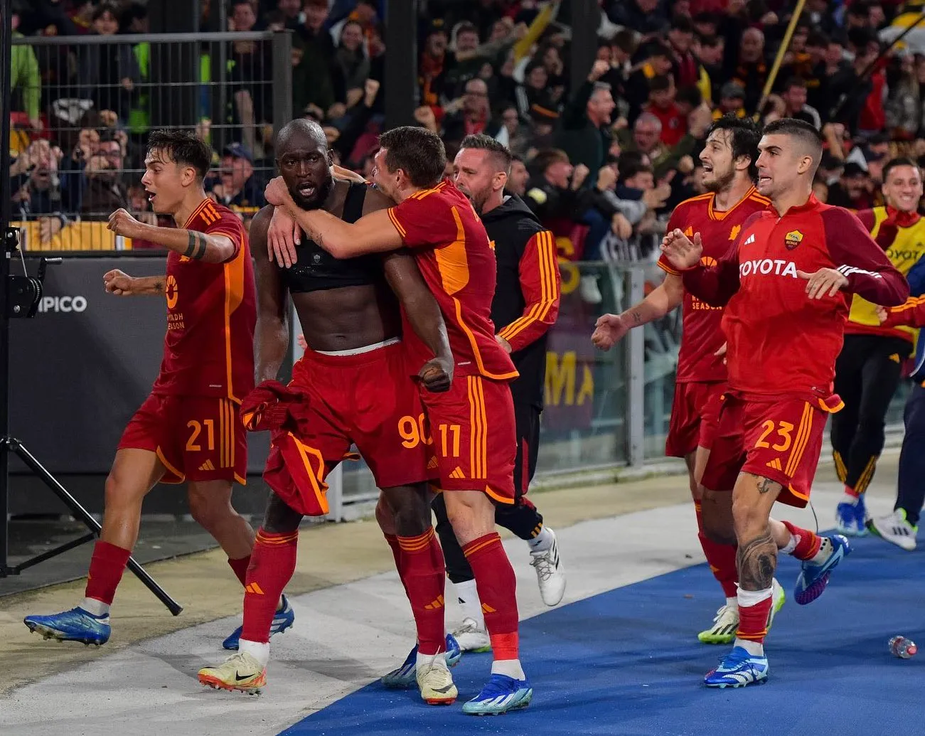 lukaku esultanza roma lecce