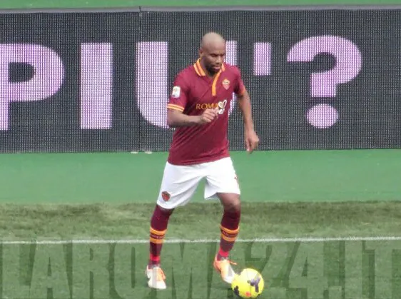 maicon tutta figura palla al piede
