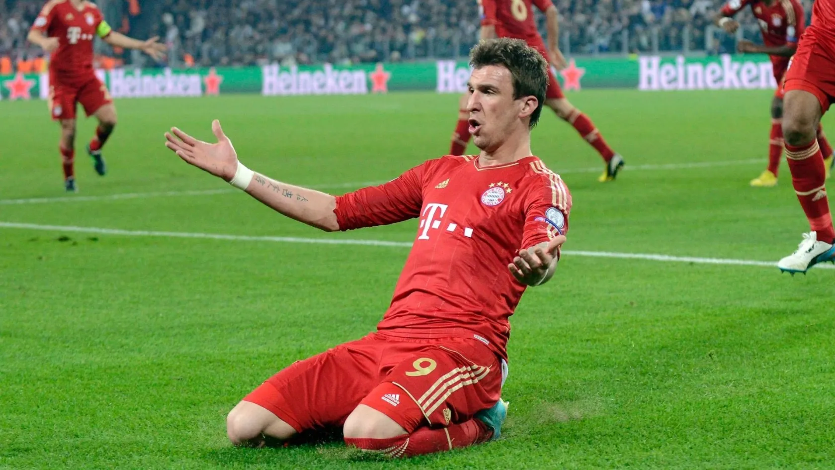 mandzukic esulta