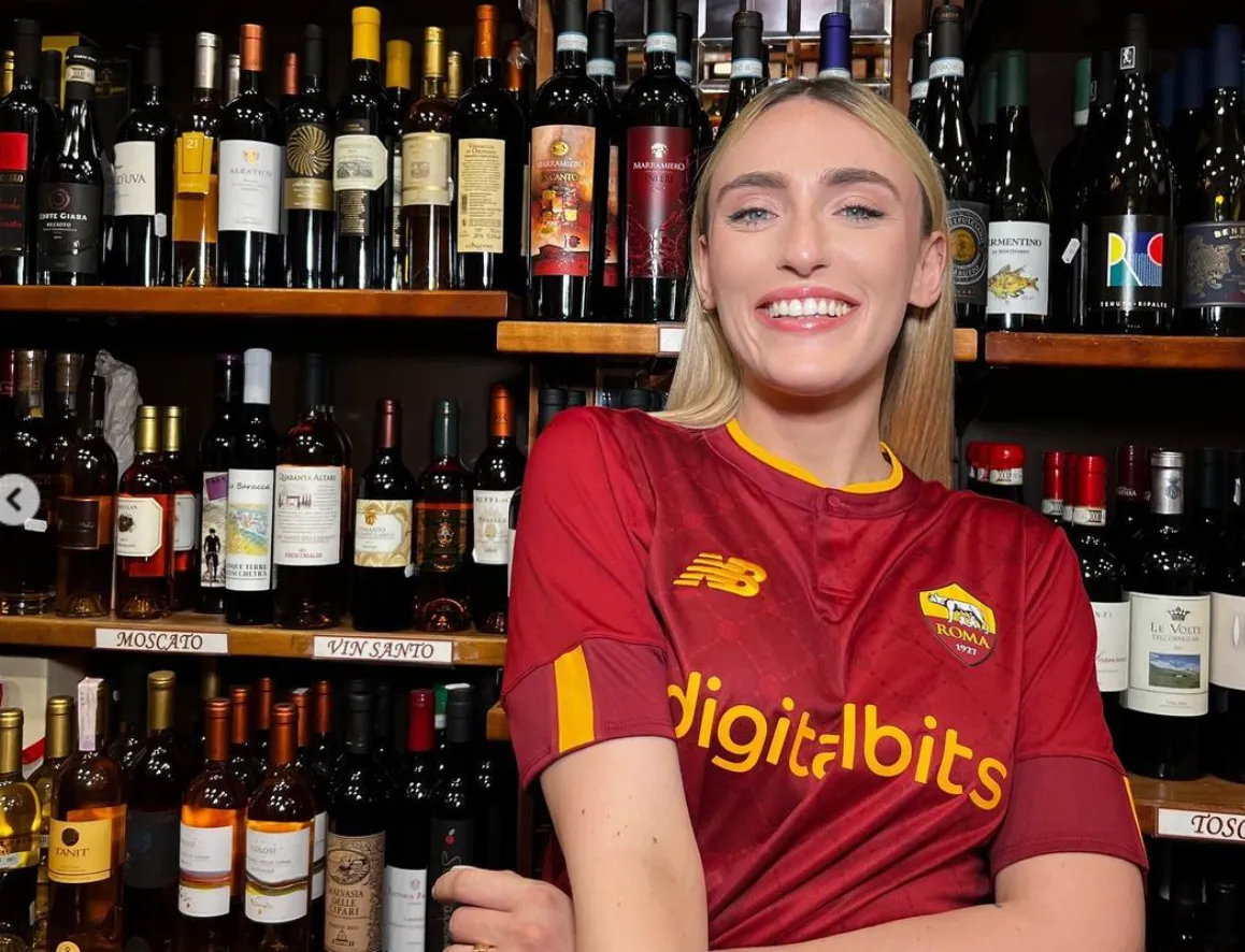 mara sattei cantante maglia roma