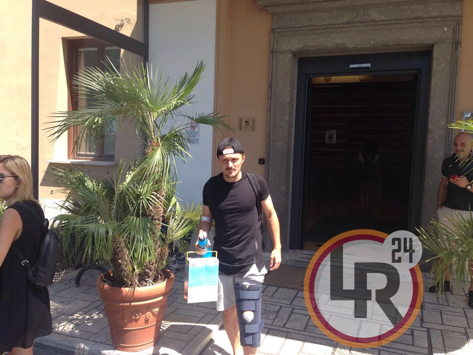 mario rui lascia villa stuart lr24
