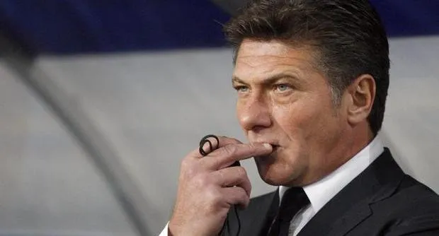 mazzarri pensieroso