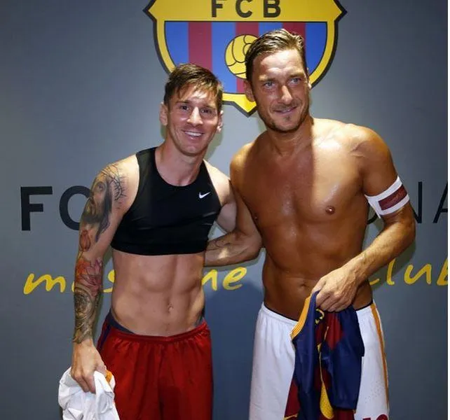 messi totti scambio maglia camp nou