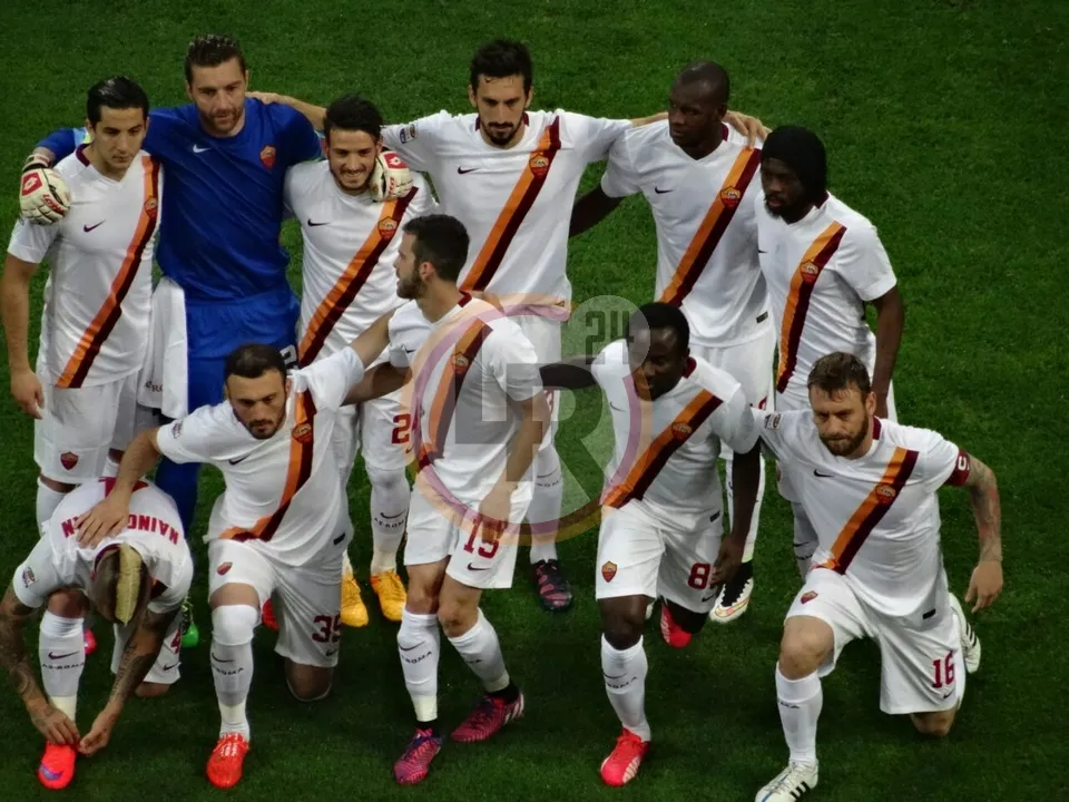 milan roma foto squadra lr24