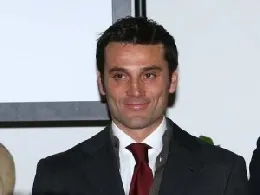 montella20sorride20giacca20e20cravatta