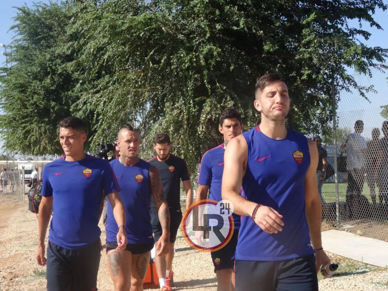 moreno nainggolan perotti manolas allenamento spagna