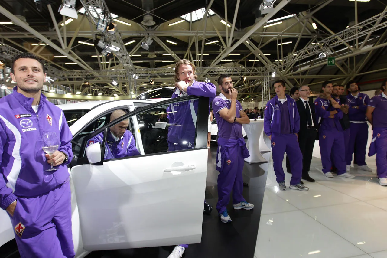 motor show 2011 la fiorentina allo stand mazda 1