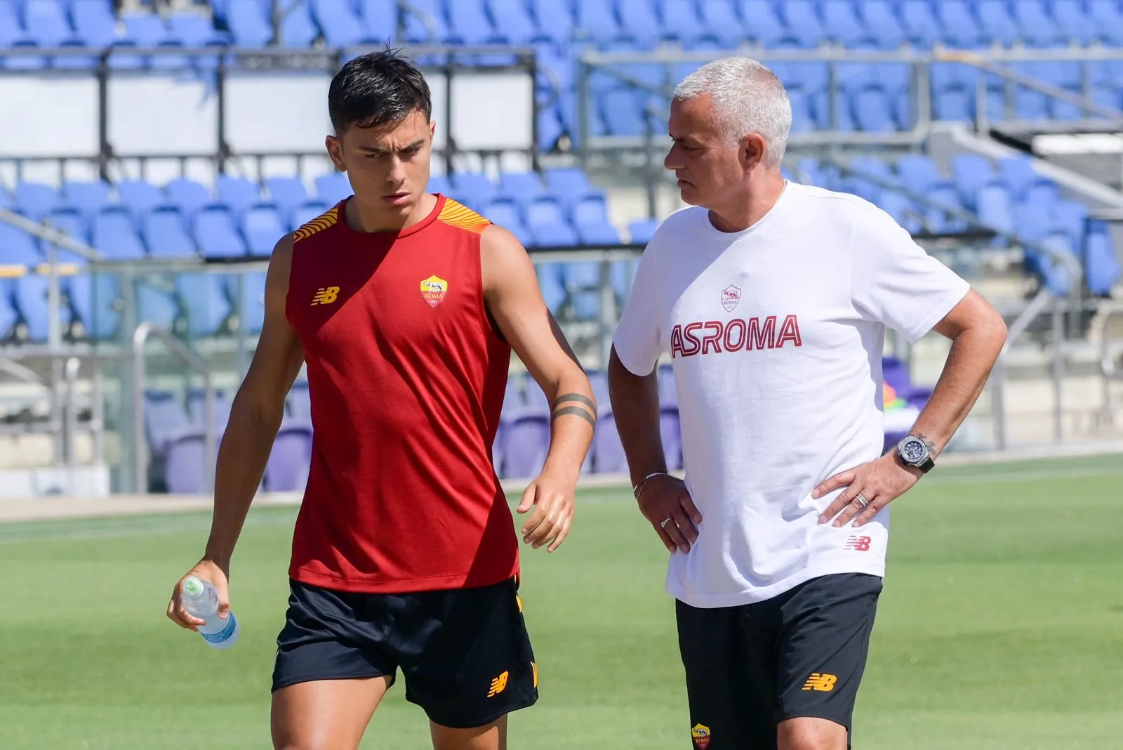 mourinho dybala allenamento