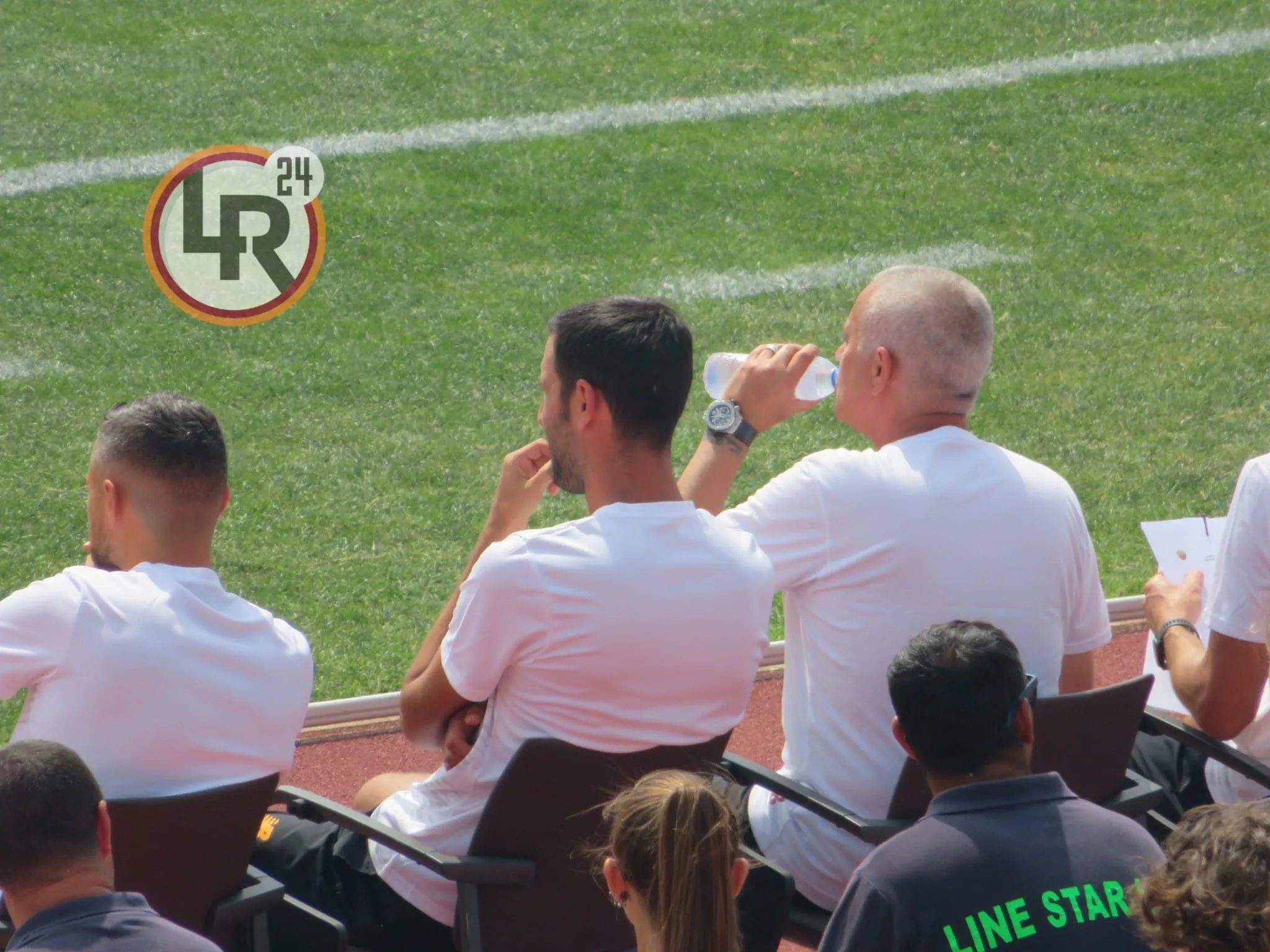 mourinho panchina beve