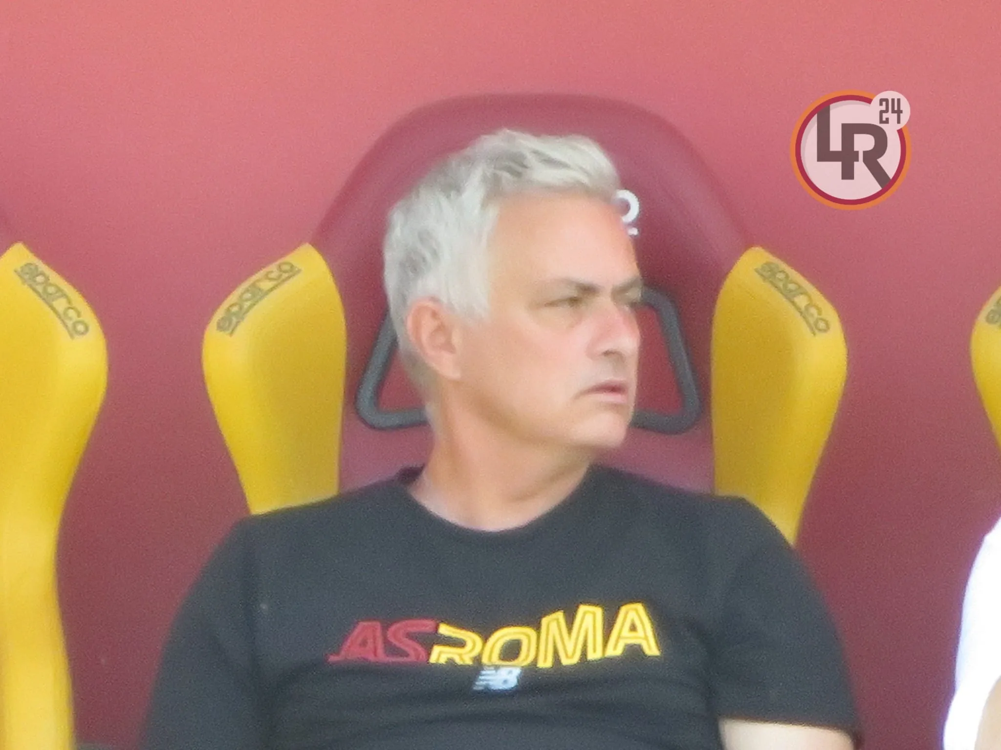 mourinho panchina trigoria