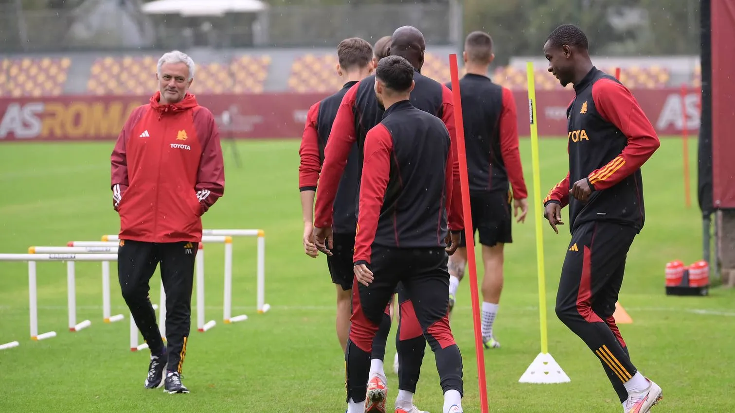 mourinho sorriso trigoria