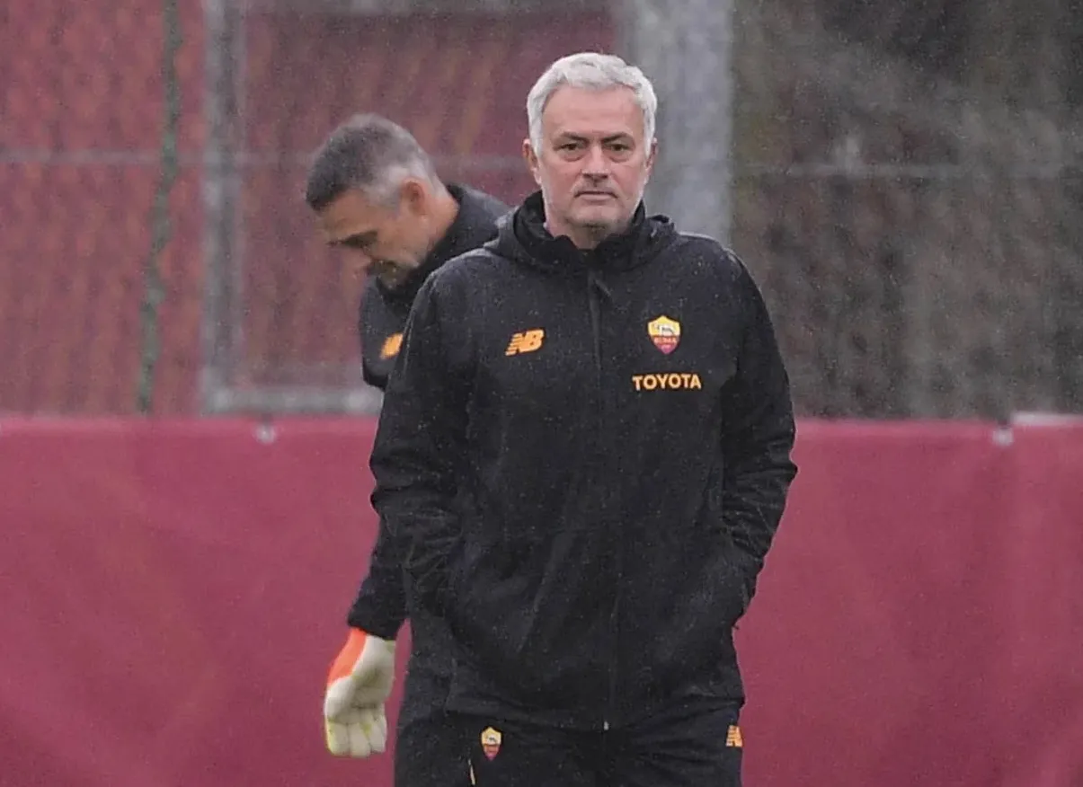 mourinho trigoria pioggia