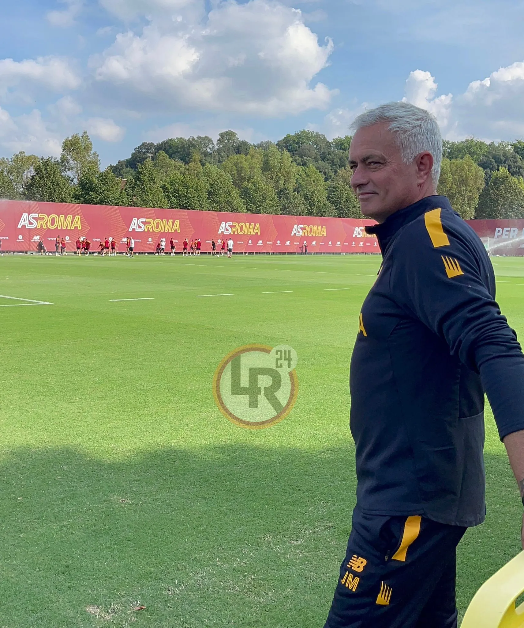 mourinho vicino giornalisti