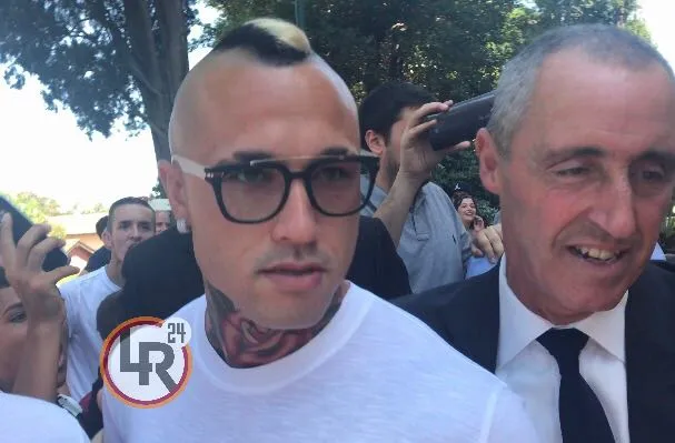 nainggolan a villa stuart lr24