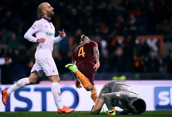 nainggolan corsa spalle dopo gol roma fiorentina