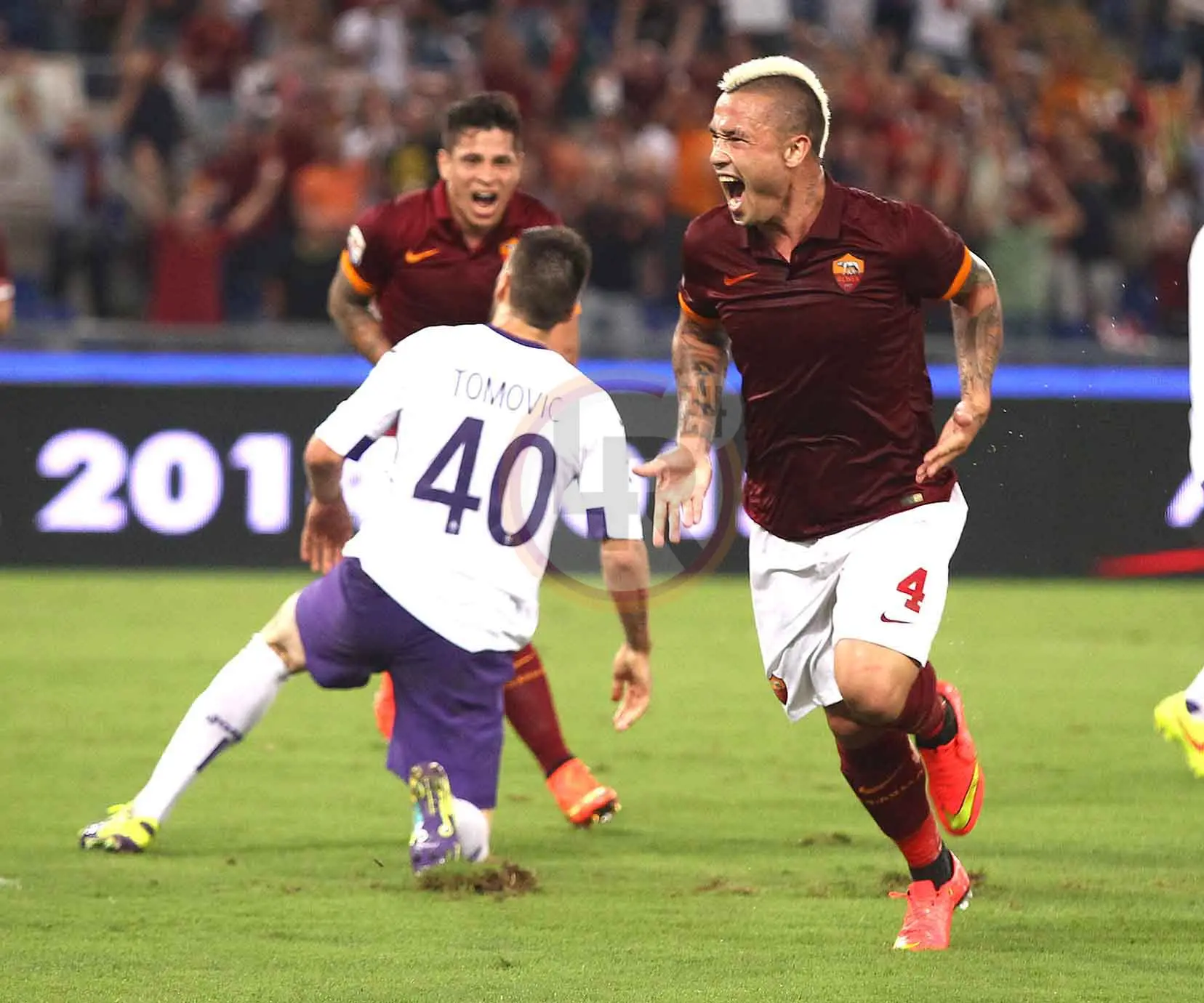 nainggolan esultanza roma fiore 300814 mancini