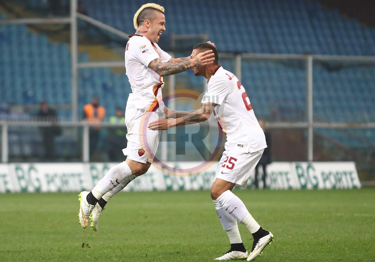 nainggolan holebas esultanza genoa roma 141214 mancini