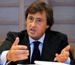 palazzi mani larghe