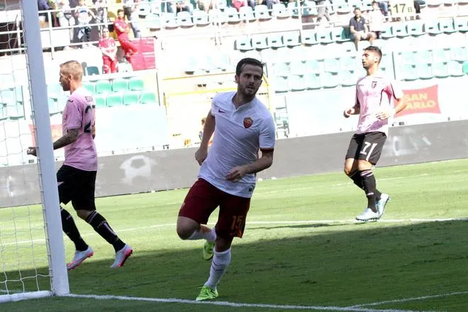 palermo roma pjanic esultanza