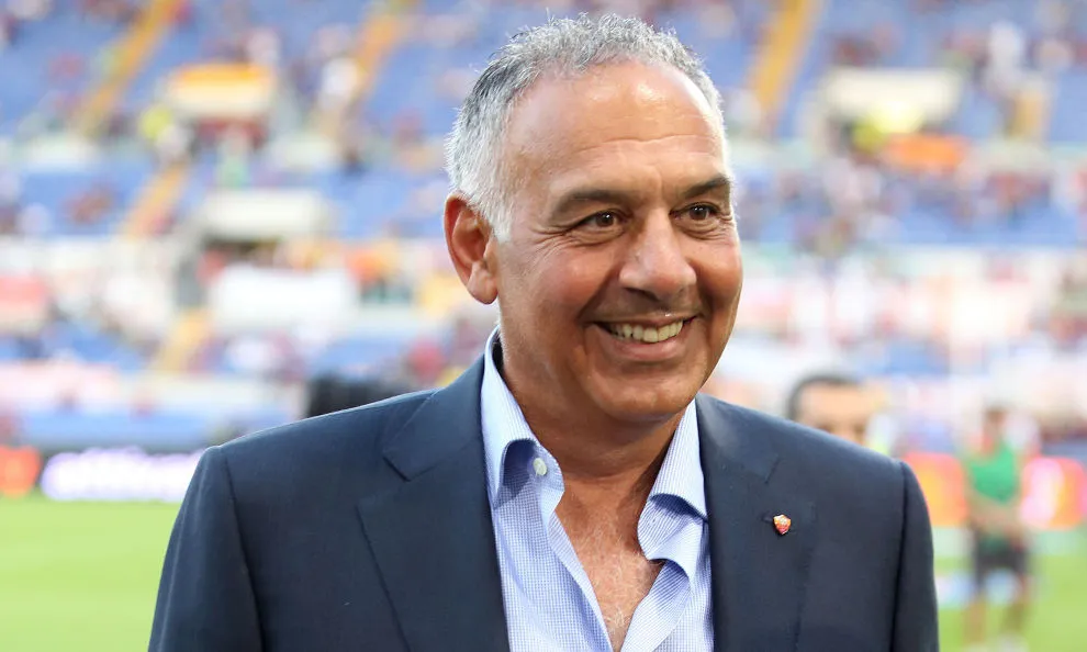 pallotta sorride olimpico camicia aperta