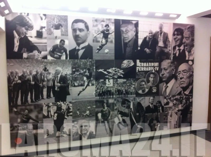 pannello hall of fame trigoria sala stampa 231113