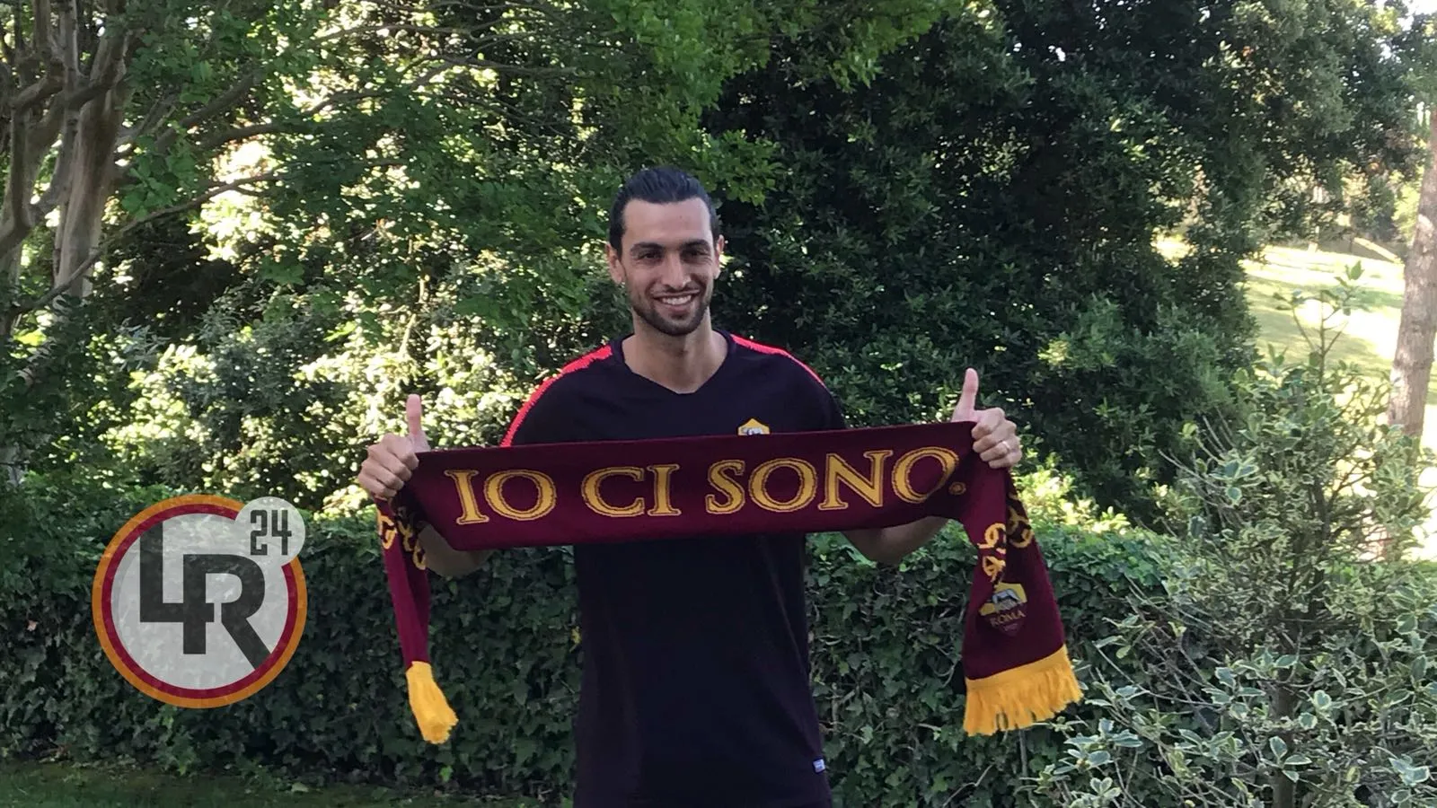 pastore a villa stuart con la sciarpa