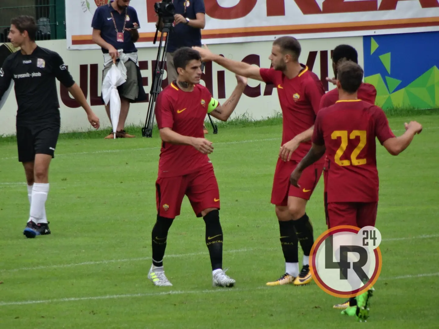 perotti esulta gol roma pinzolo