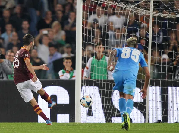 pjanic calcia rigore spalle roma napoli