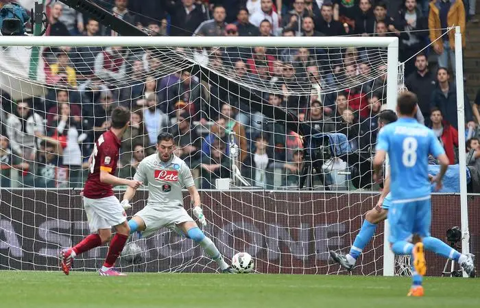 pjanic gol roma napoli