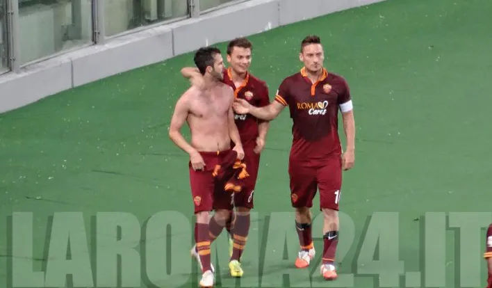 pjanic senza maglia totti ljajic dopo gol roma milan
