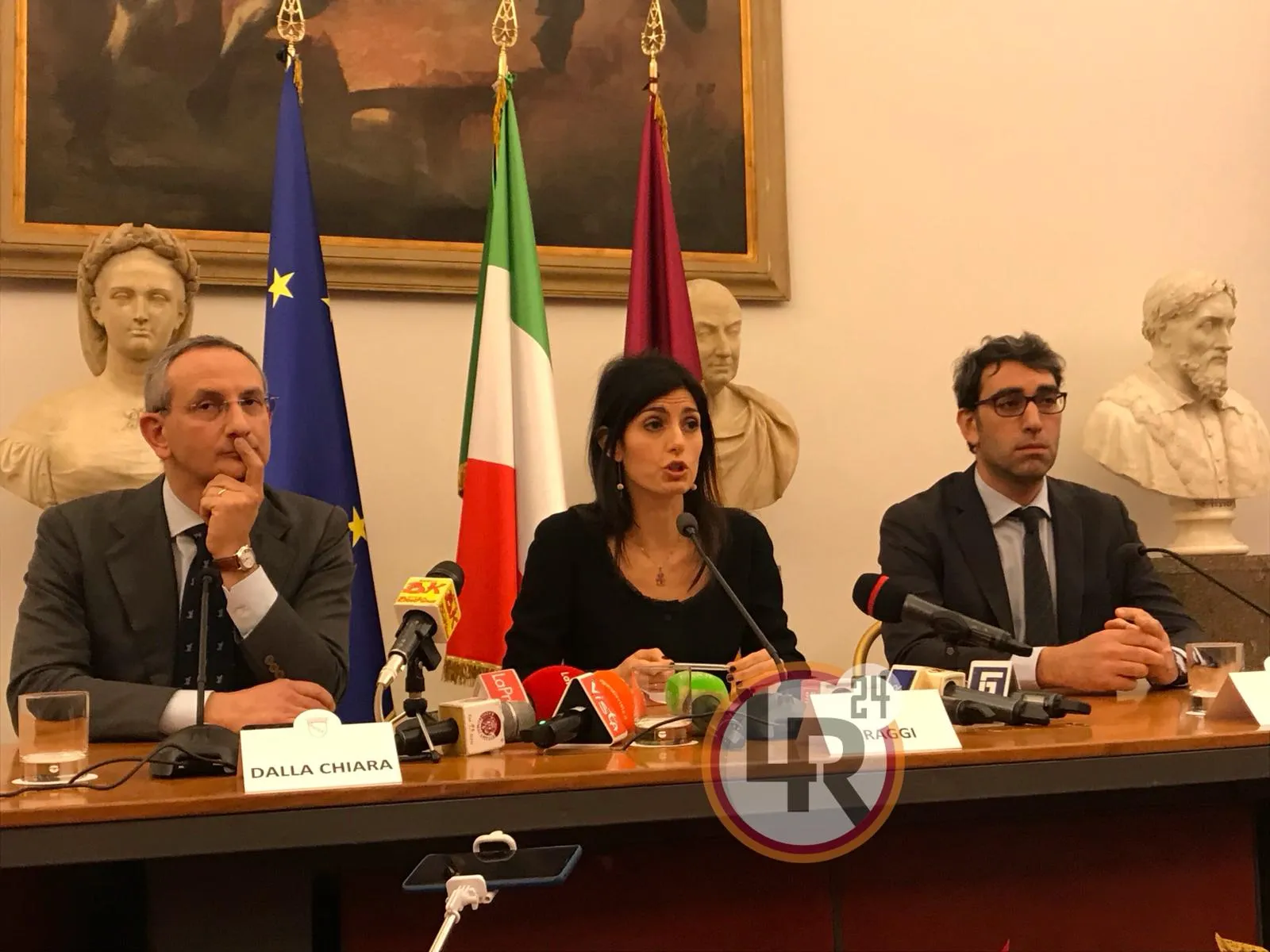 raggi conferenza 1