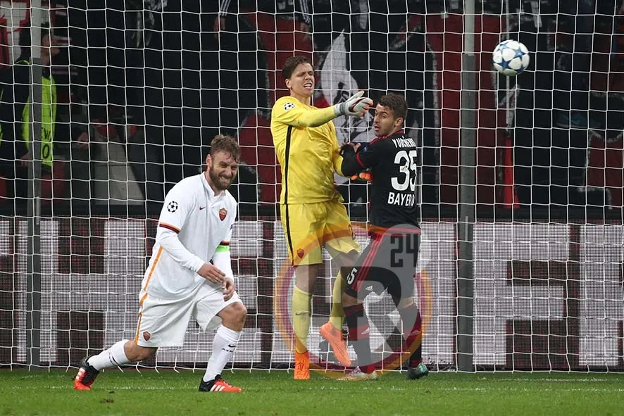 roma bayer leverkusen de rossi szczesny 201015 mancini