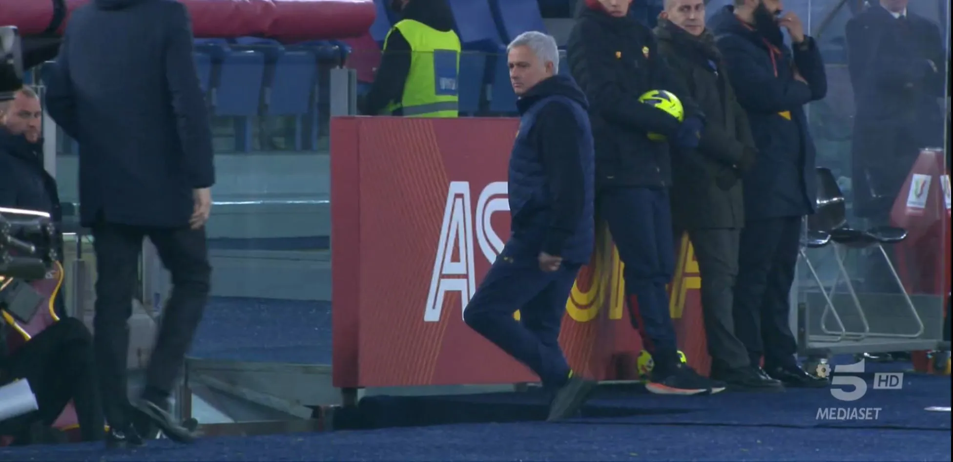 roma cremonese mourinho coppa italia