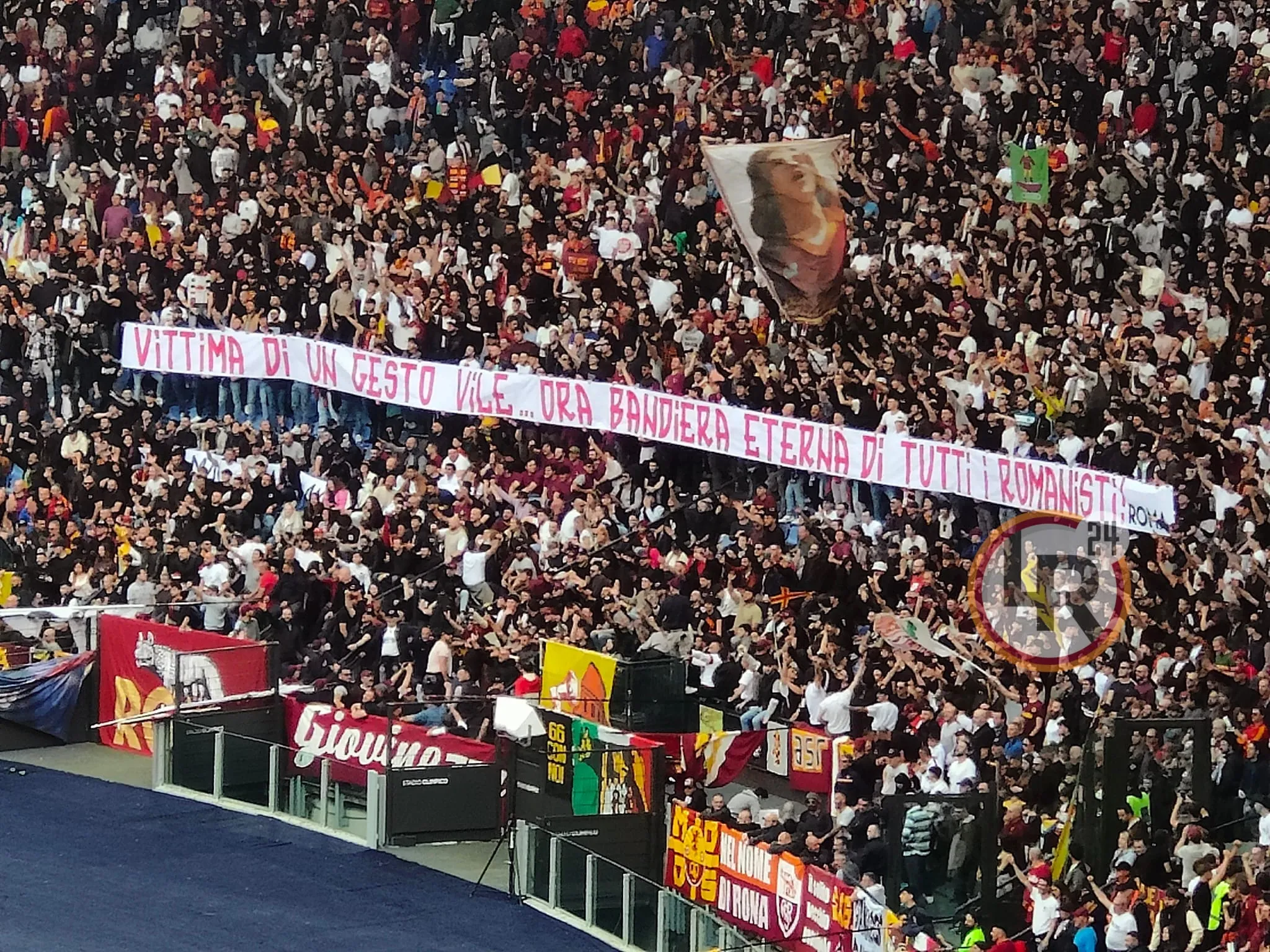 roma milan striscione de falchi