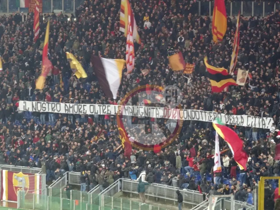 roma samp striscione per de rossi