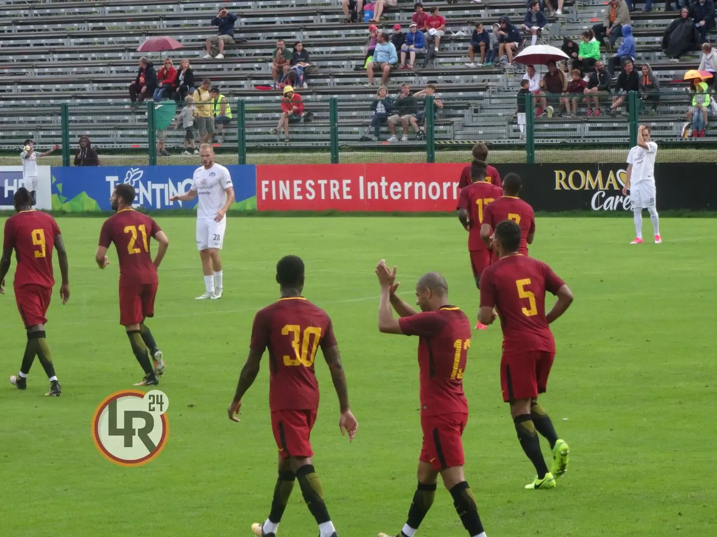 roma slovacko esultanza gol lr24