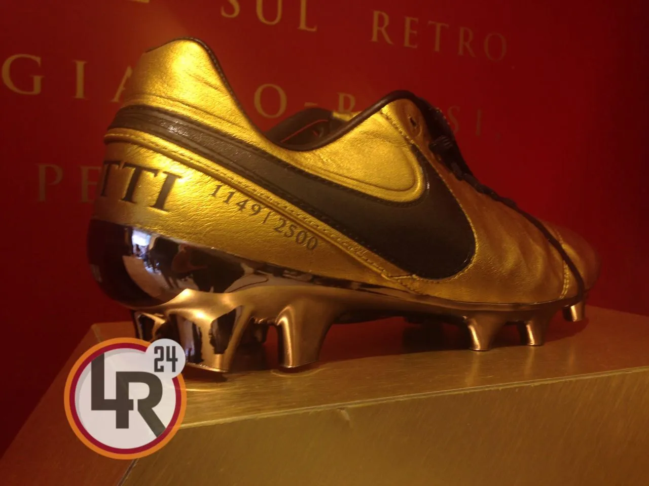 scarpino totti nike dedicato