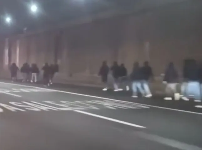 scontri tifosi roma fiorentina a1 bologna