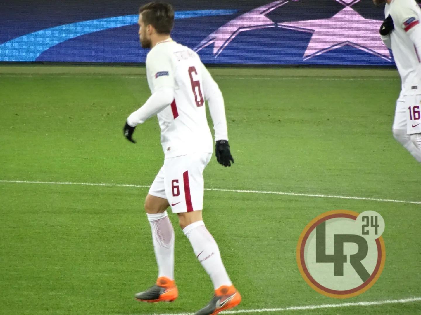shakhtar roma strootman