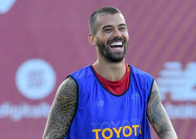 spinazzola trigoria primo piano
