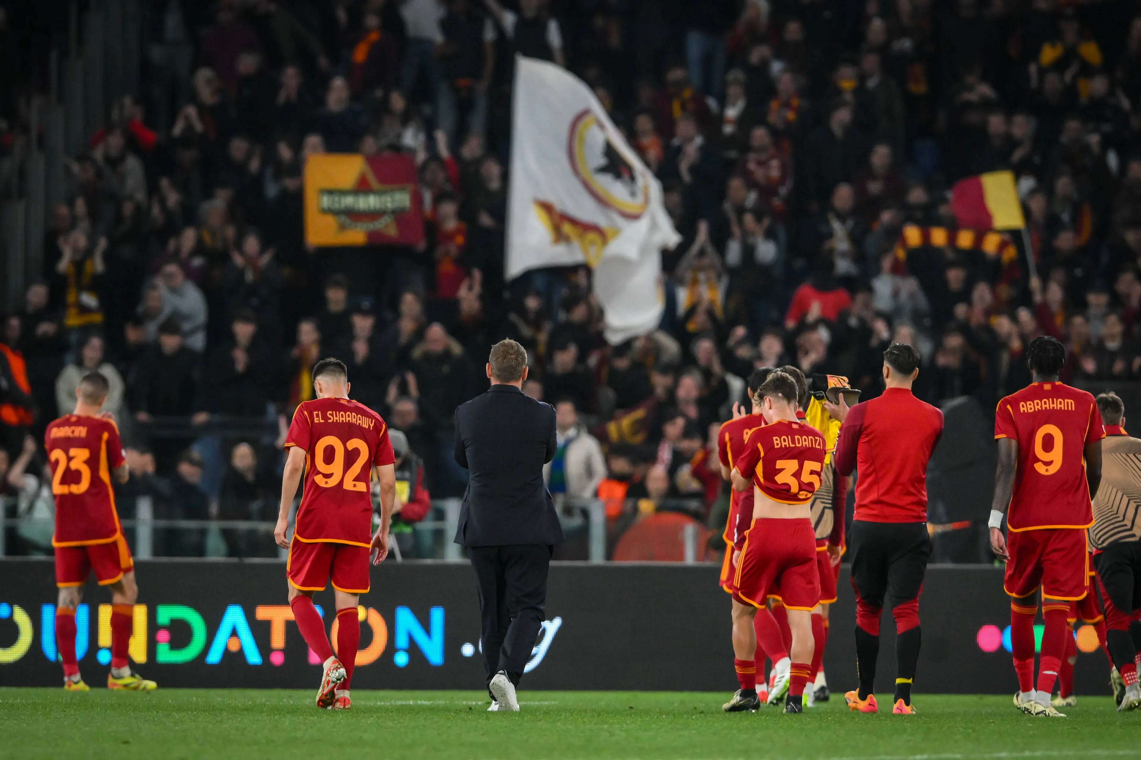squadra roma bayer curva