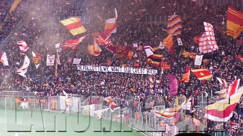 striscione anti stemma