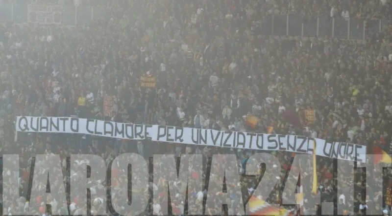 striscione contro balotelli roma milan