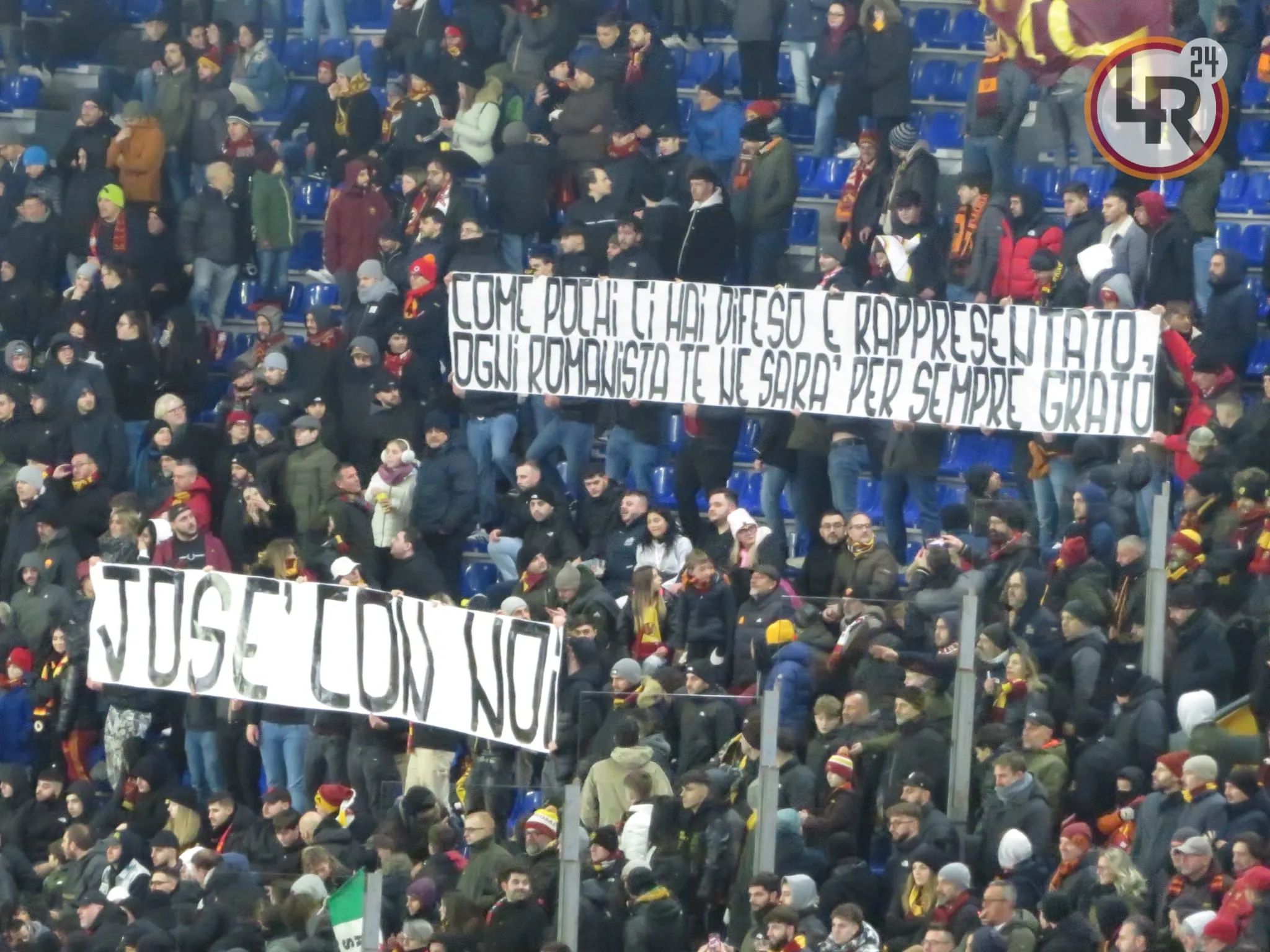 striscione mourinho roma verona 1