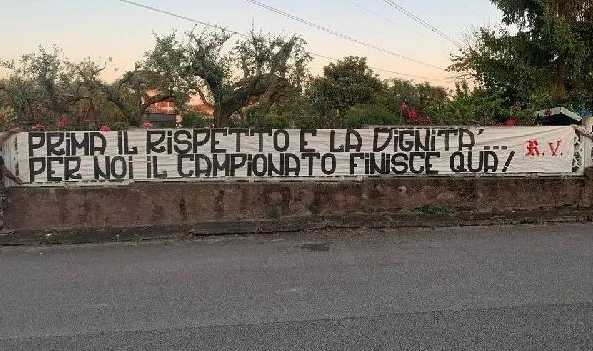 striscione prima il rispetto e la dignit 1