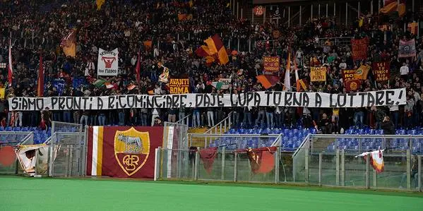 striscione pronti a ricominciare roma toro