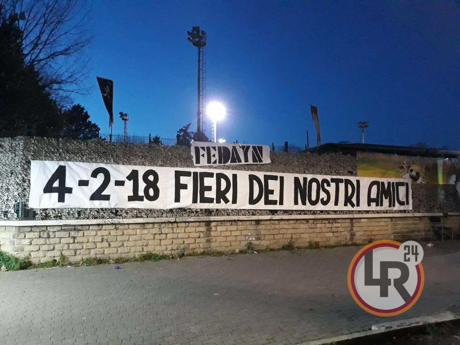 striscione roma benevento